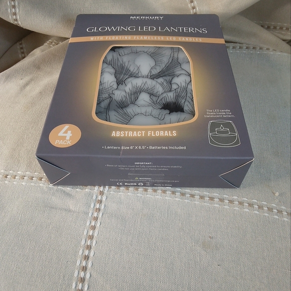 NEW Glowing LED Lanterns with Floating Flameless LED Candles 4pc ABSTRACT Floral - Picture 5 of 6